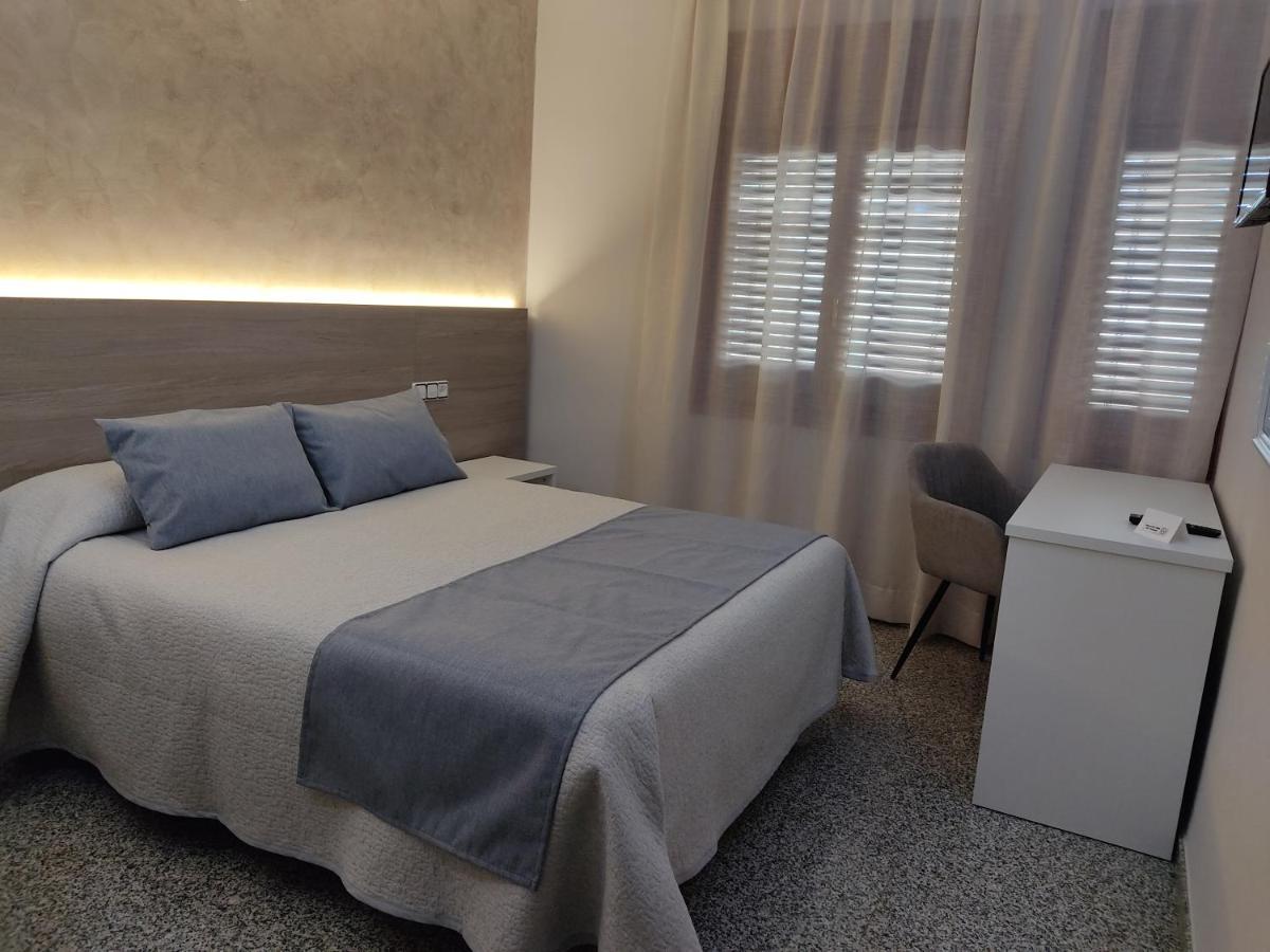 Hotel Querol Valderrobres Bagian luar foto