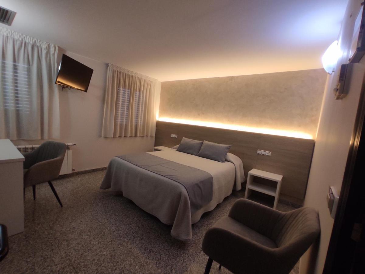 Hotel Querol Valderrobres Bagian luar foto