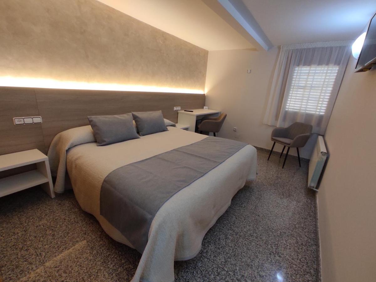 Hotel Querol Valderrobres Bagian luar foto